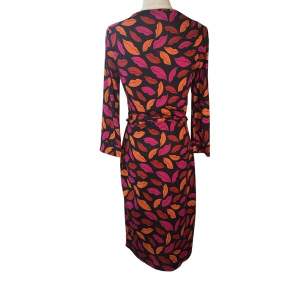 Diane Von Furstenberg Julian Two 100% Silk Wrap Dress Black W/lips Size 6 - Picture 3 of 11